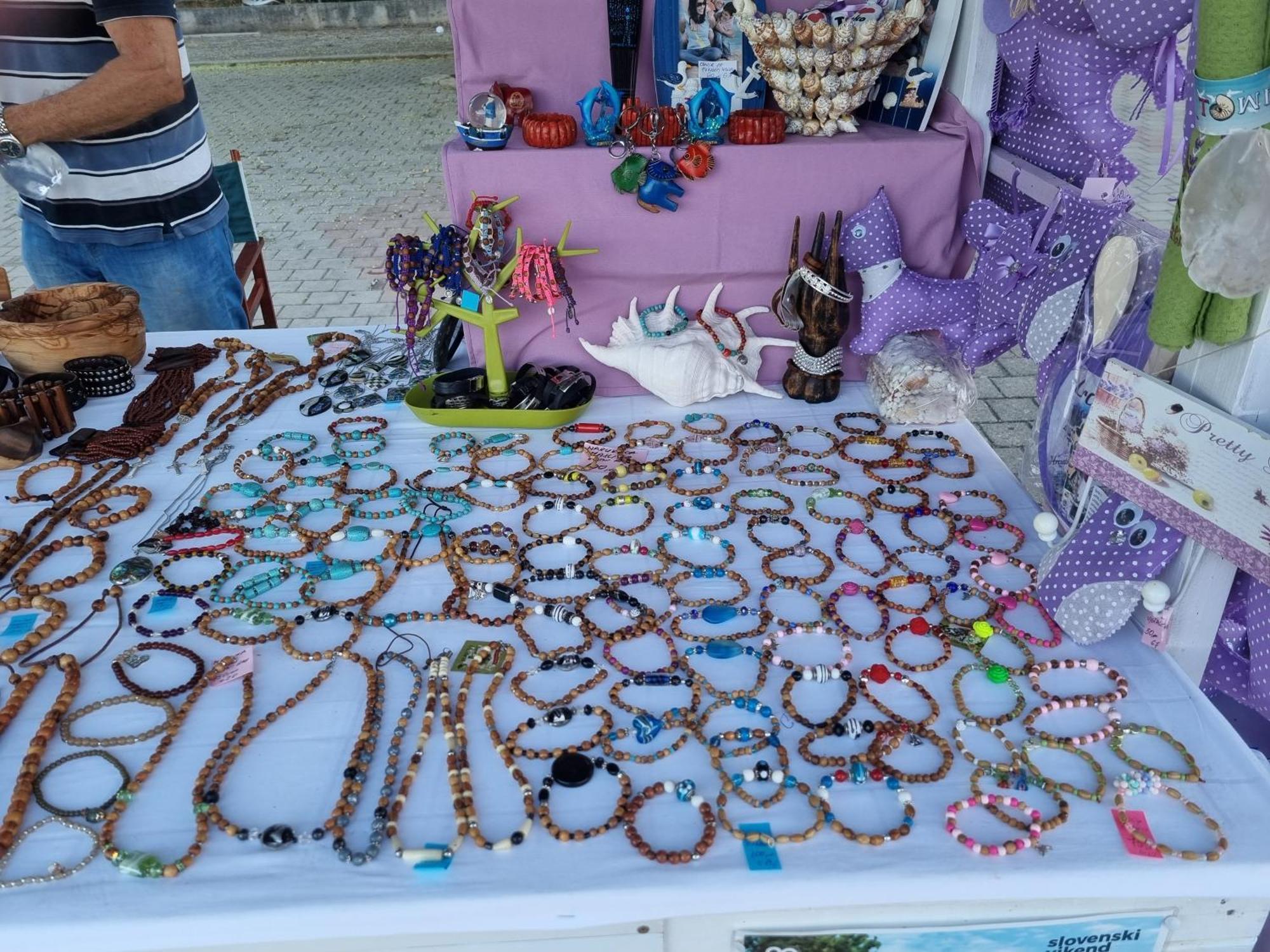 דירות Sutomiscica Senkini Dvori מראה חיצוני תמונה