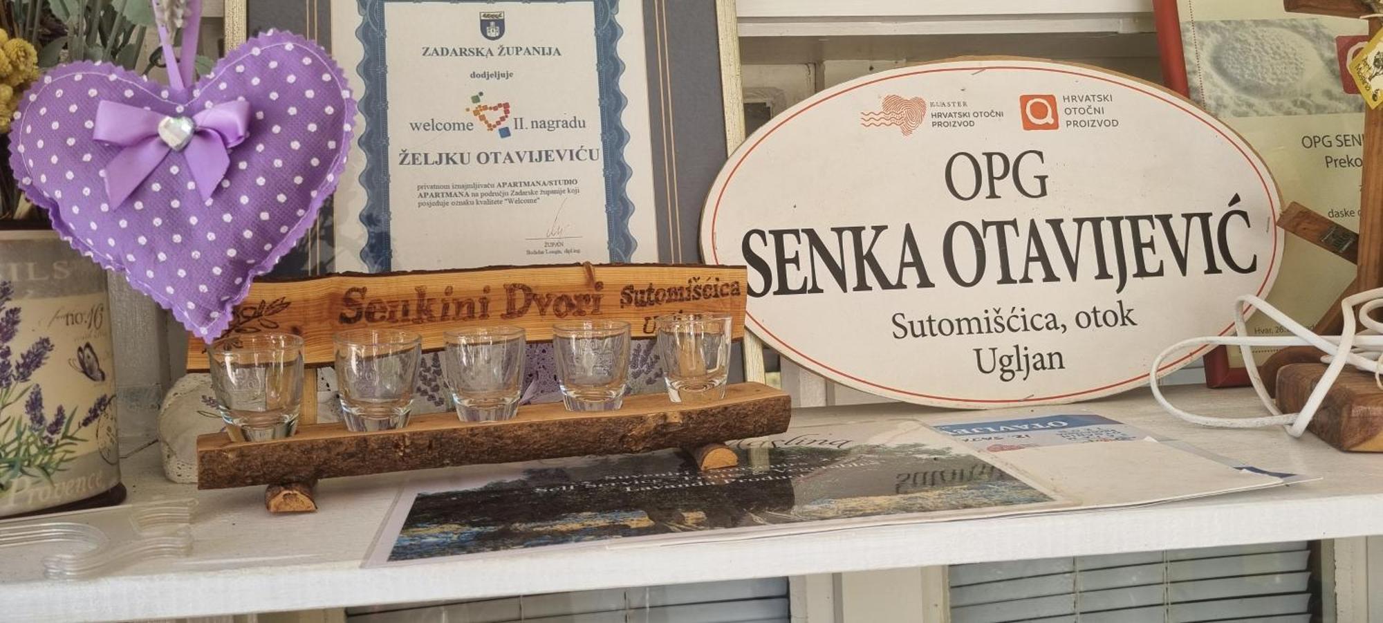 דירות Sutomiscica Senkini Dvori מראה חיצוני תמונה